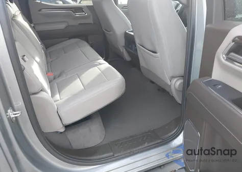 2024 Chevrolet Silverado 1500 4Wd Standard Bed Lt Trail Boss z USA, uszkodzony, nr VIN 3GCUDFE89RG317324